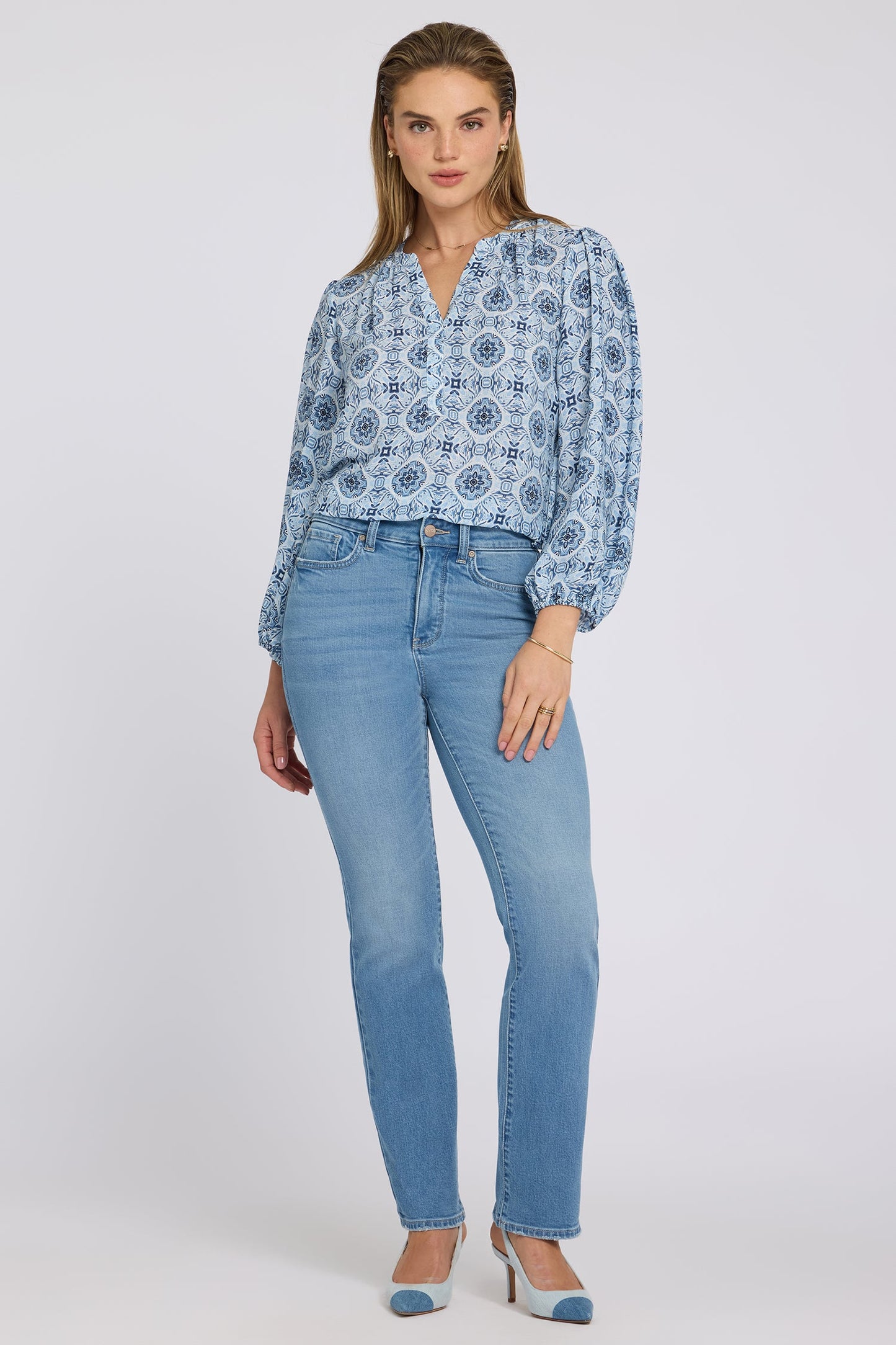 Marilyn Straight Jeans In Petite - Vista Lakes