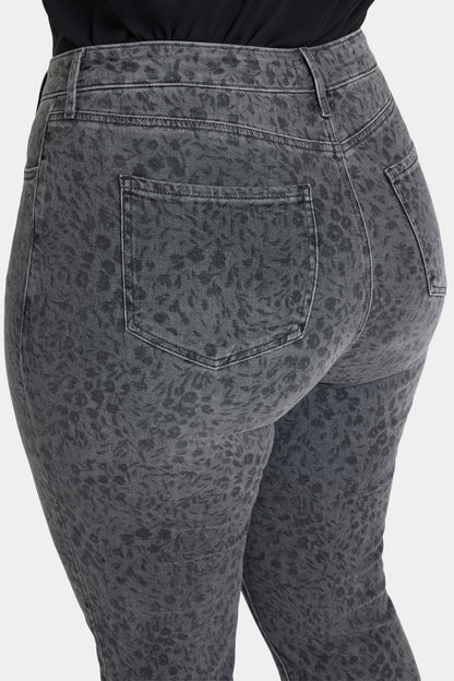 Marilyn Straight Jeans In Plus Size - Grey Daniela Ditsy