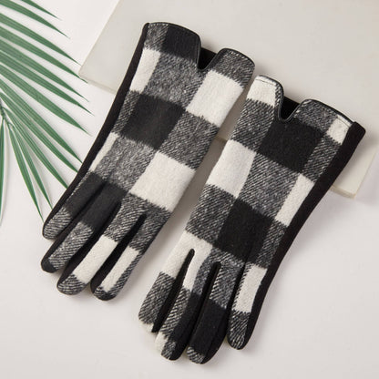 Buffalo Check Pattern Cozy Winter Gloves