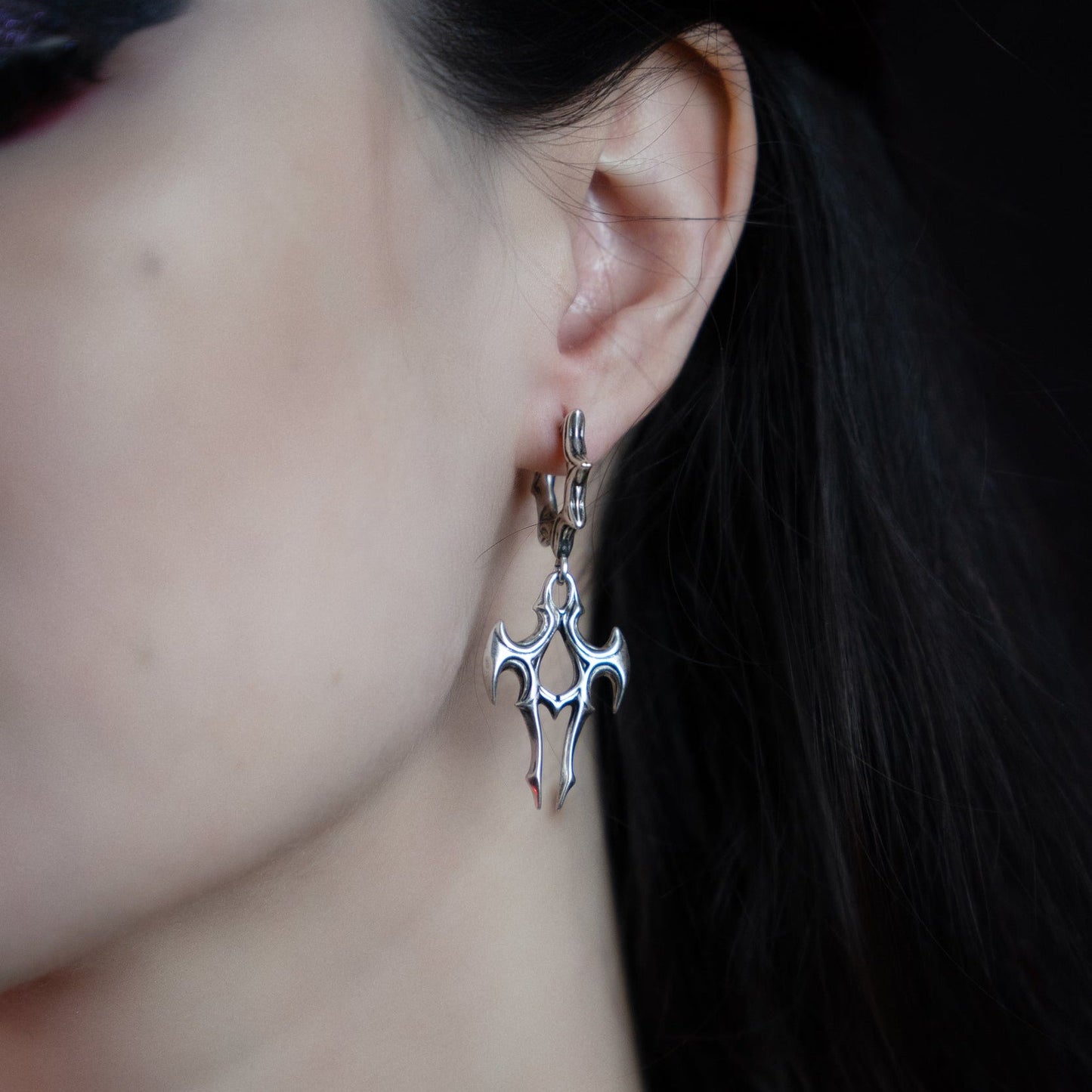 LONGINUS JUDGMENT TALON EARRINGS