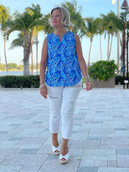 AQUA LANE SLEEVELESS V -NECK