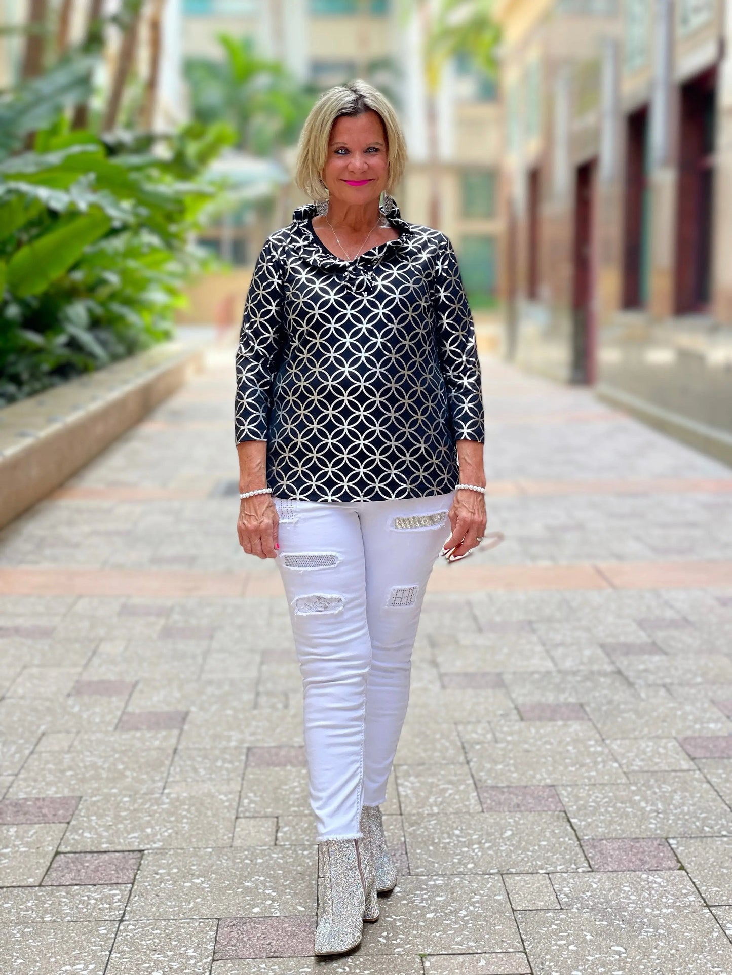 LULU-B BLACK SILVER LEME RUFFLE TOP