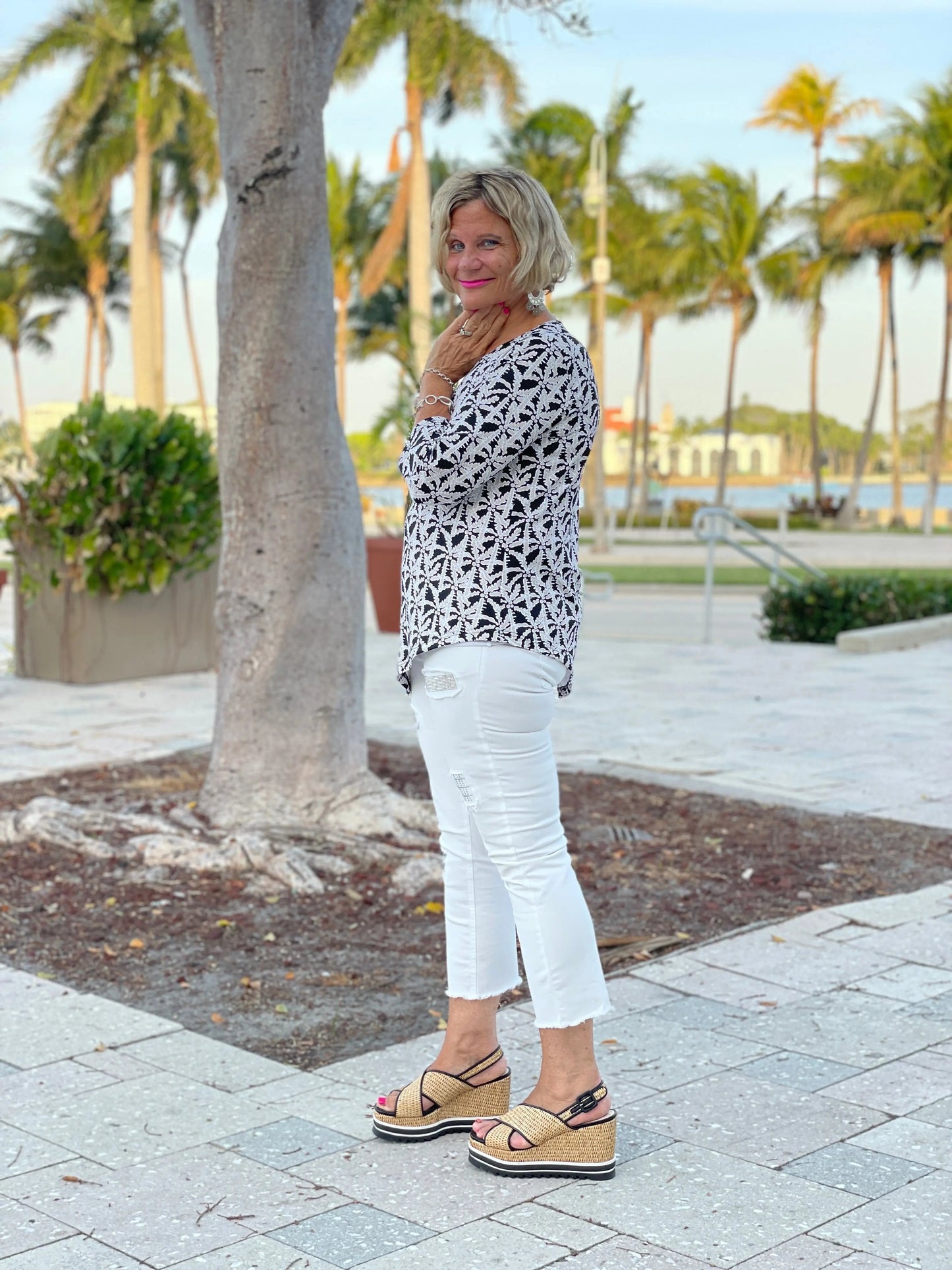 BLACK AND BEIGE ASYMMETRIC TOP