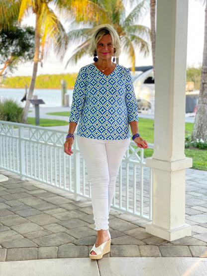AQUA DIAMONDS V NECK