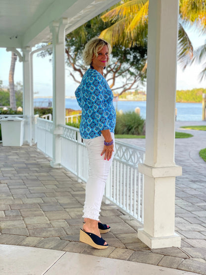 BAHAMA BLUE TURTLE V NECK