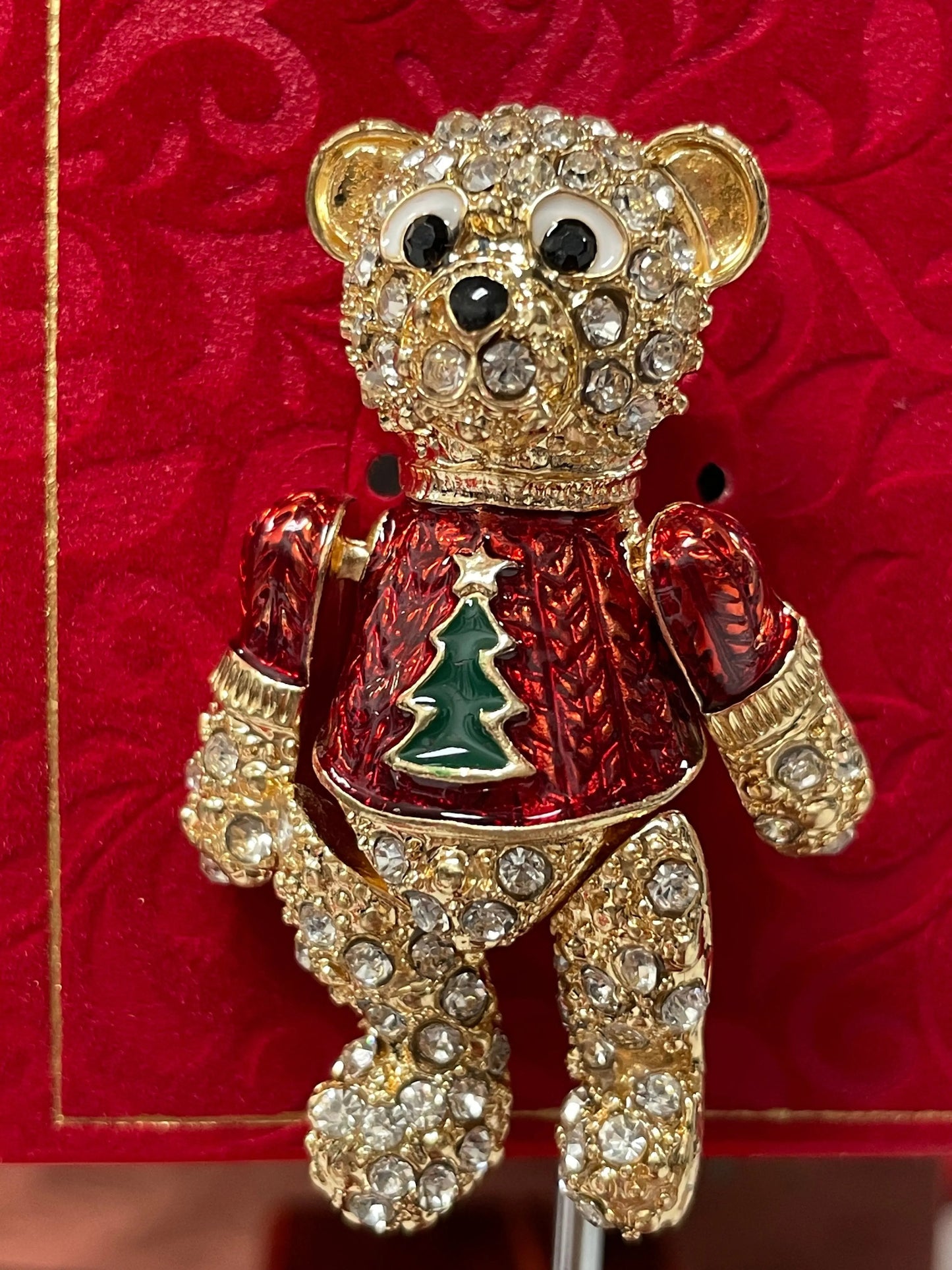 HOLIDAY SPECIAL BEAR PIN