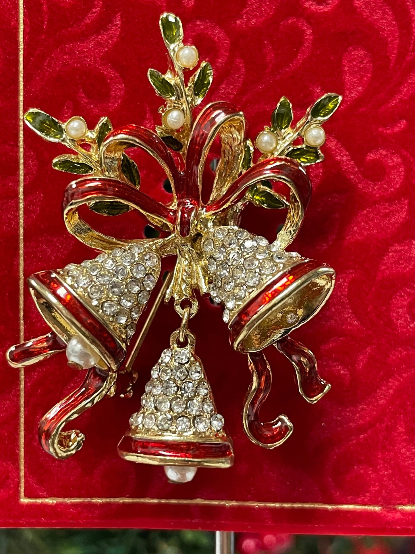 HOLIDAY BELLLS PIN