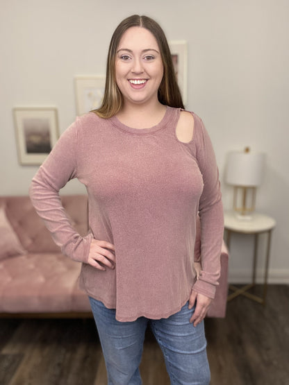 Show Out Women's Ribbed Cut Out Long Sleeve Top